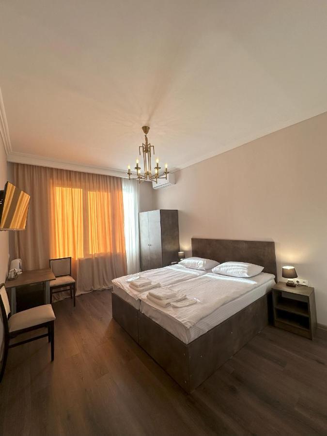 Hotel Bina N28 à Koutaïssi Extérieur photo
