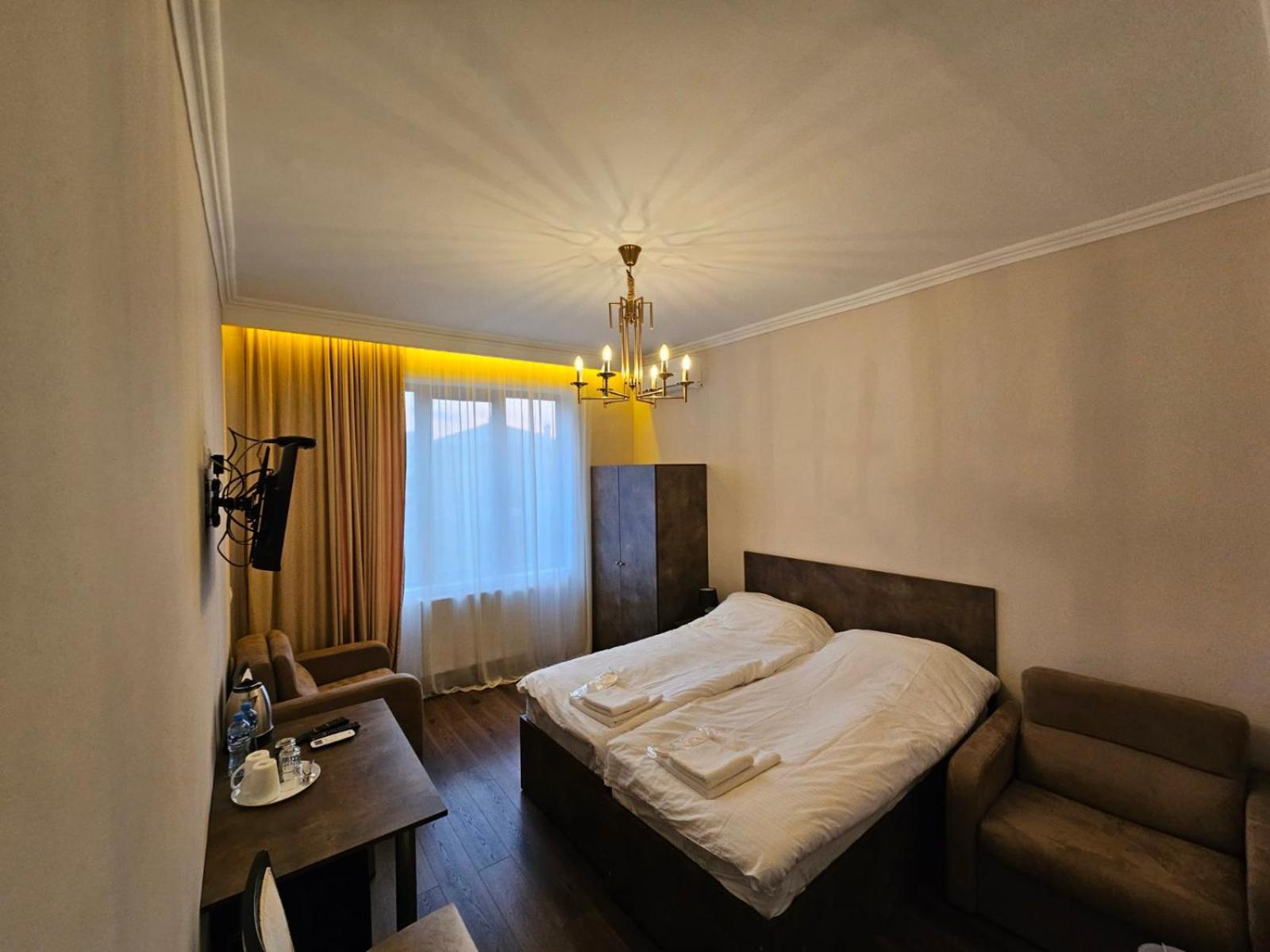 Hotel Bina N28 à Koutaïssi Extérieur photo